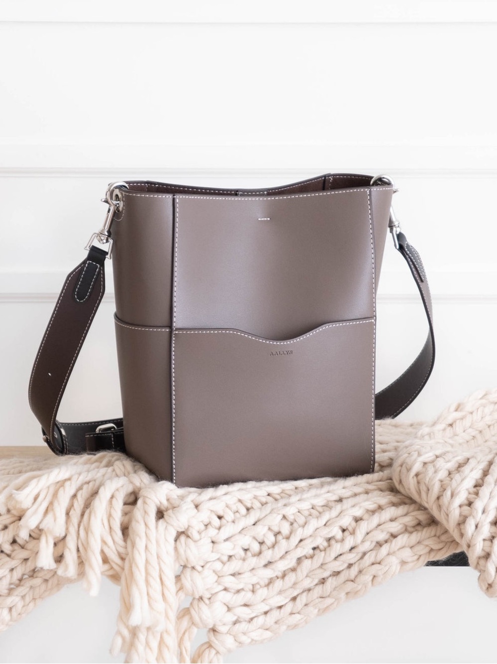 AALLYN Jordan Bucket Bag Leather Crossbody Wood Berry/Silver